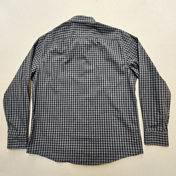UNTUCKit Button Down XL - Picture 3 of 6